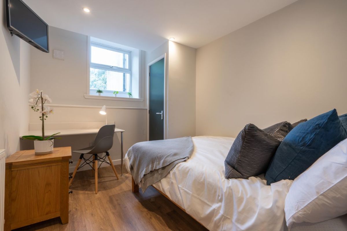 Flat 2 Linden Flat, Jesmond Road Newcastle 5 Bedroom Student Flat