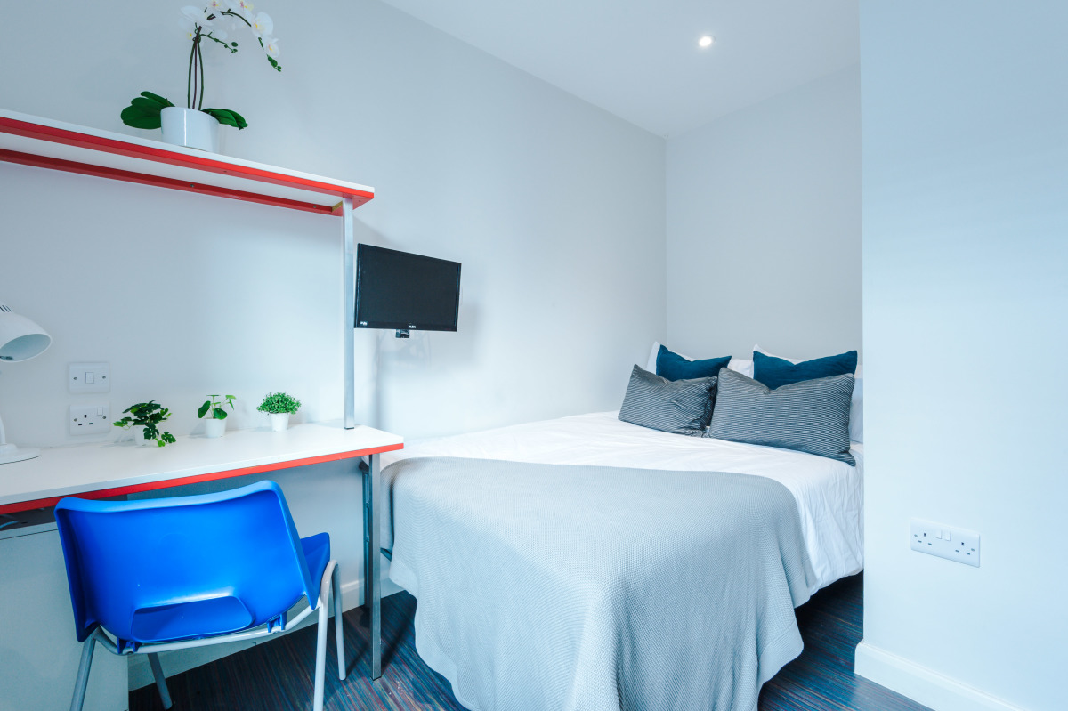 9 Queen Anne Street 4 Bedroom Student House | Stoke-on-Trent | Student