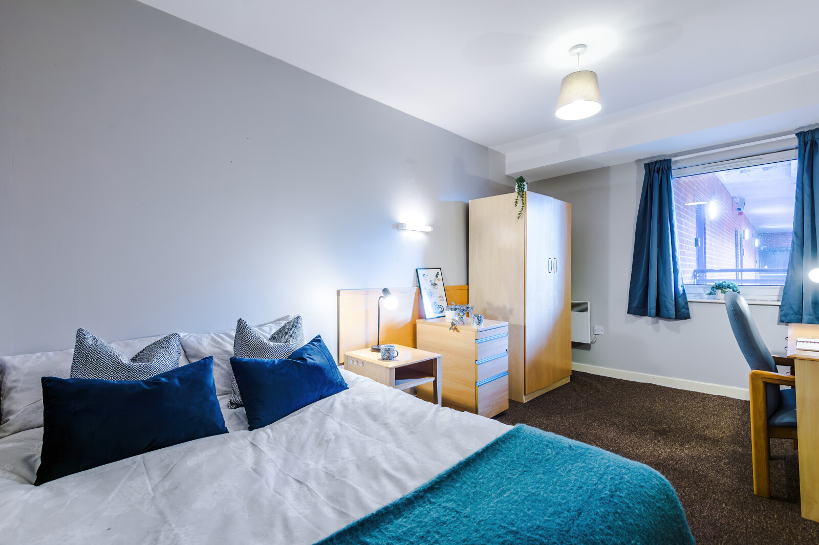 Flat 76, Mayfair Court