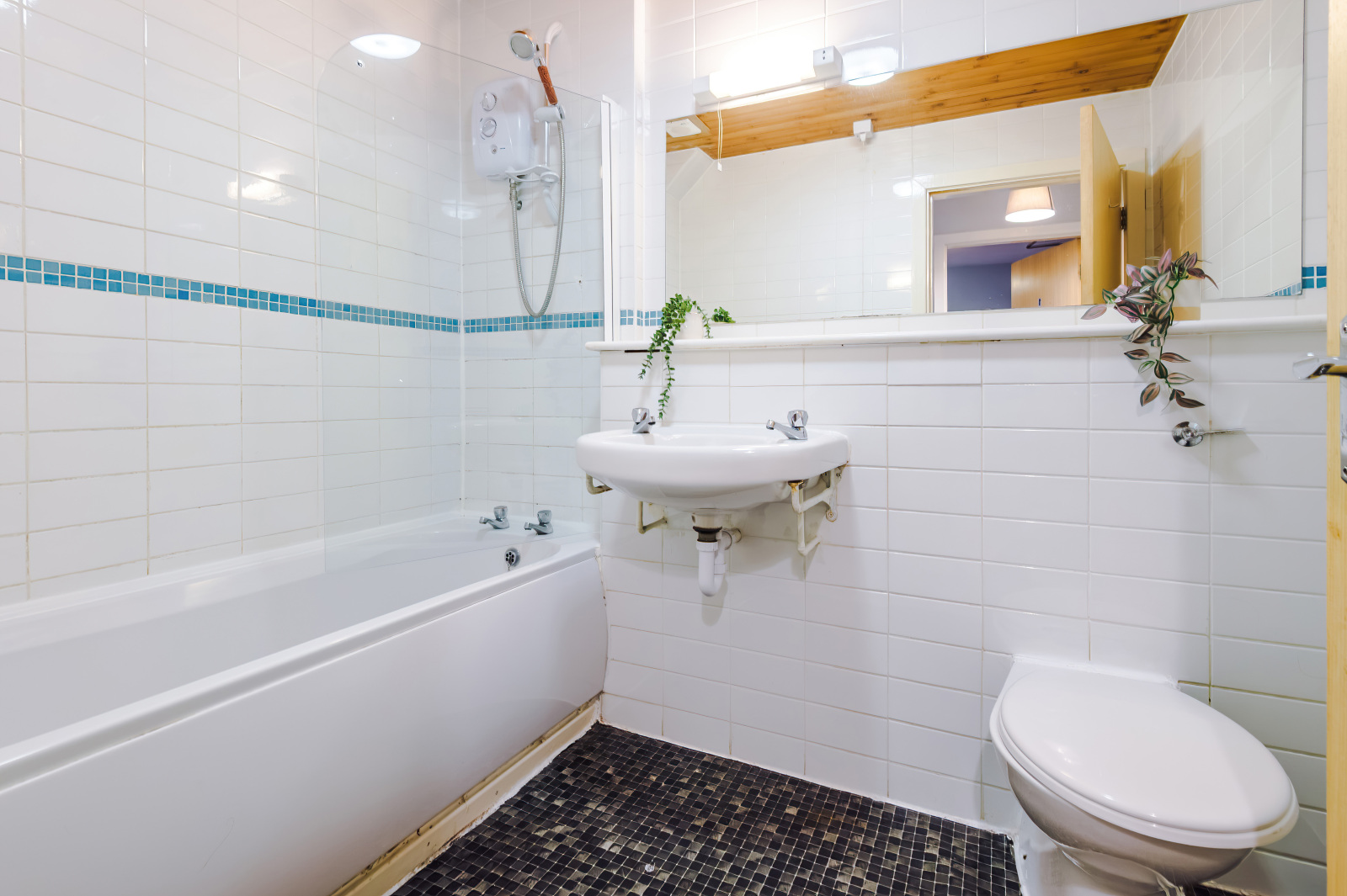 Flat 76, Mayfair Court